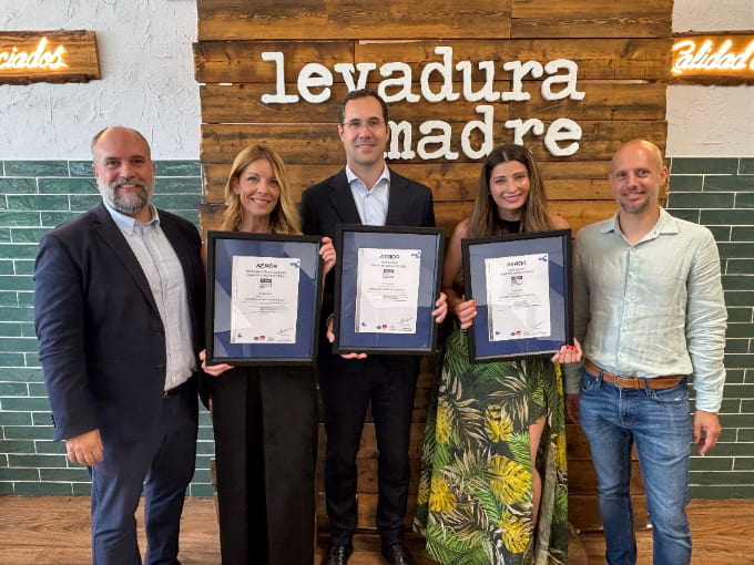 La franquicia Levaduramadre refuerza su compromiso con el cumplimiento normativo gracias a la obtención de tres certificados de AENOR