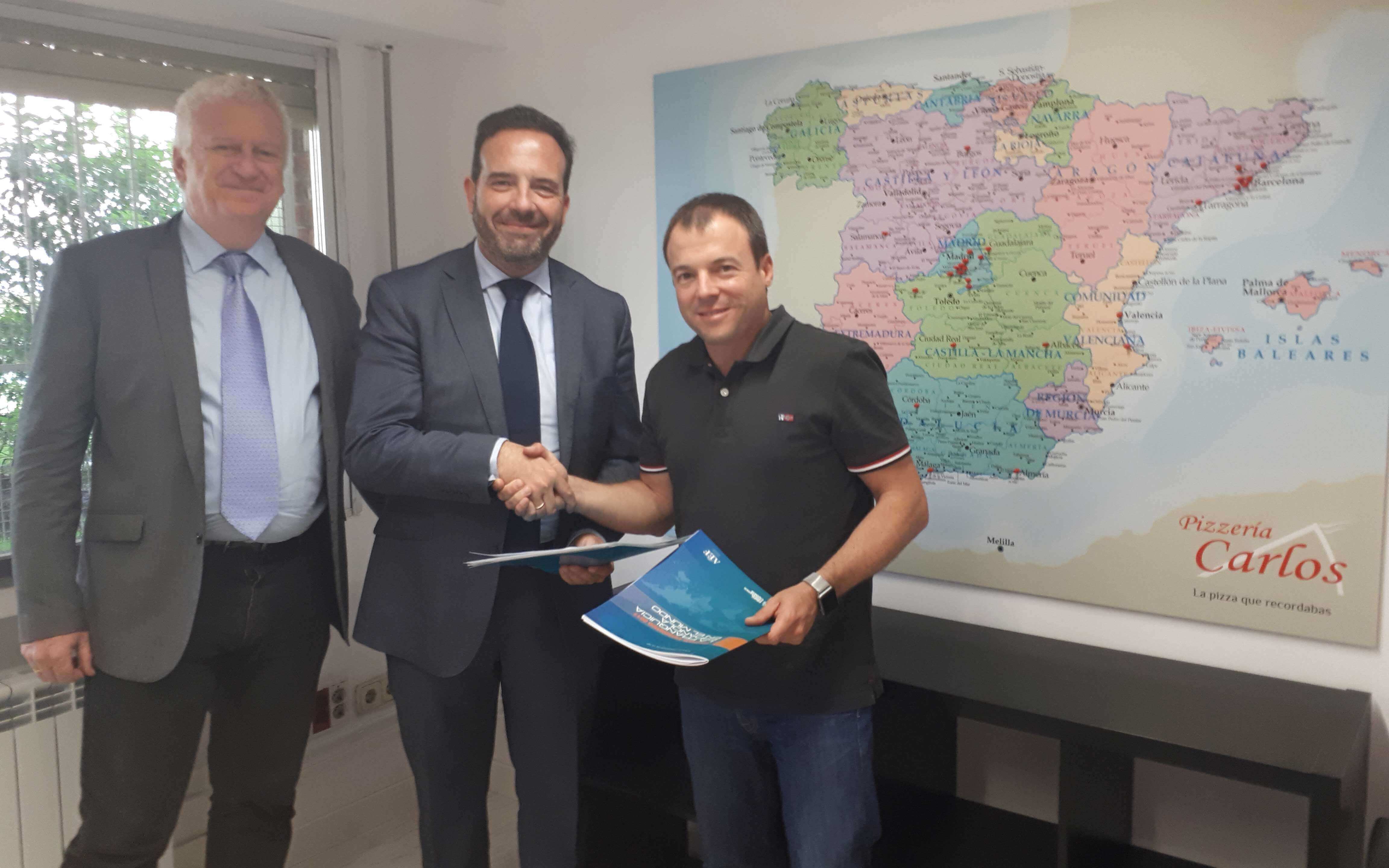 PIZZERÍAS CARLOS FIRMA ACUERDOS CON BBVA Y CAJAMAR PARA FACILITAR LA FINANCIACIÓN A LOS FRANQUICIADOS DENTRO DEL PROYECTO DE EXPANSIÓN DE LA CADENA