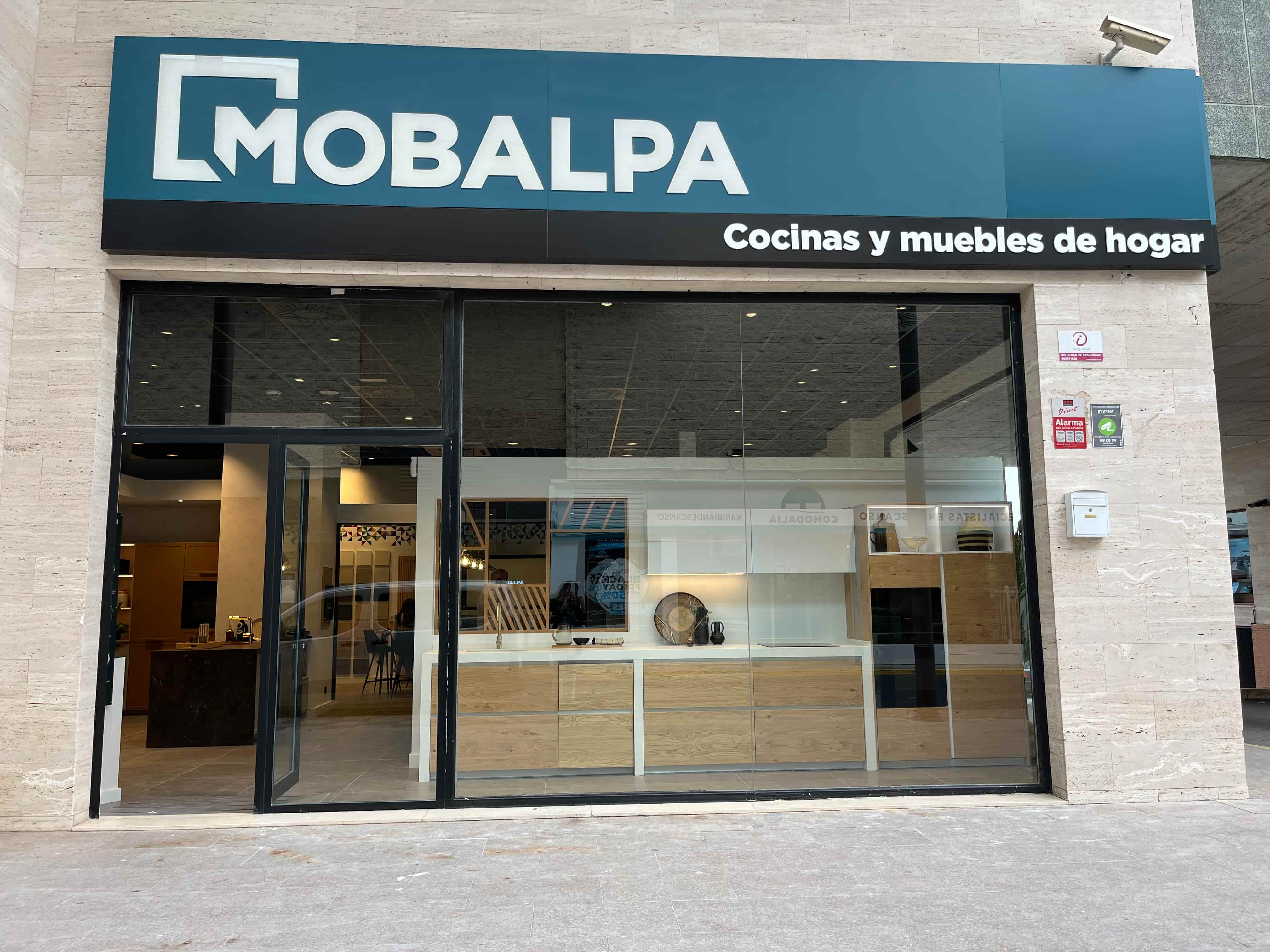 La multinacional de cocinas y muebles a medida Mobalpa abre nuevas tiendas en Sevilla y Mijas