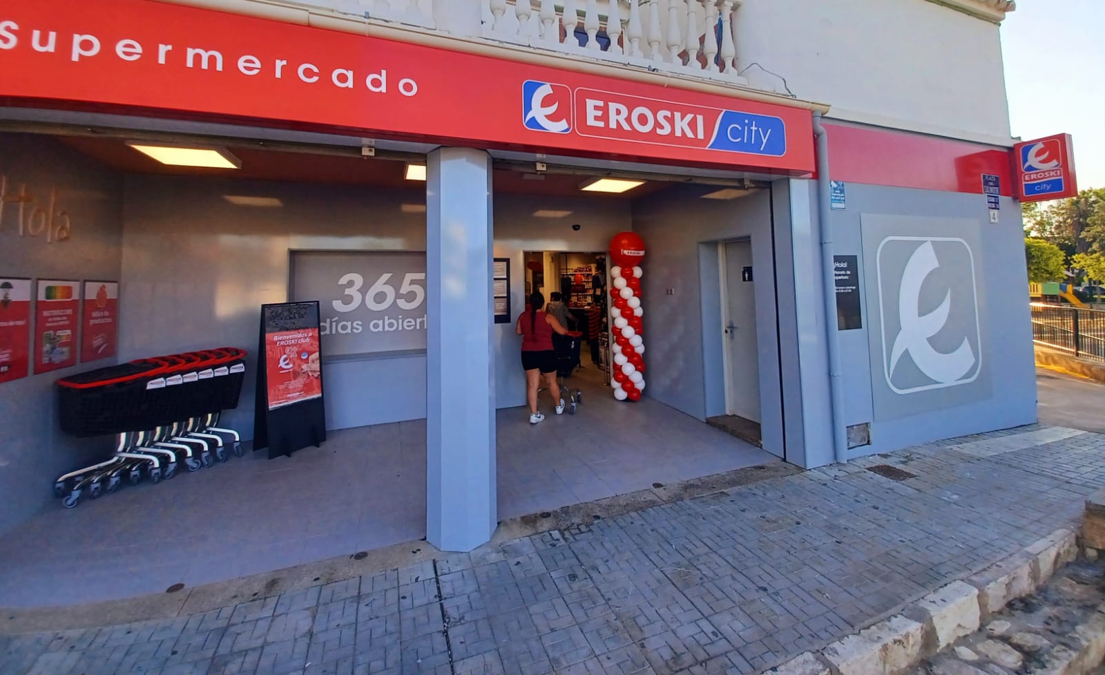 EROSKI INAUGURA UN NUEVO SUPERMERCADO FRANQUICIADO EN MAQUEDA, MÁLAGA
