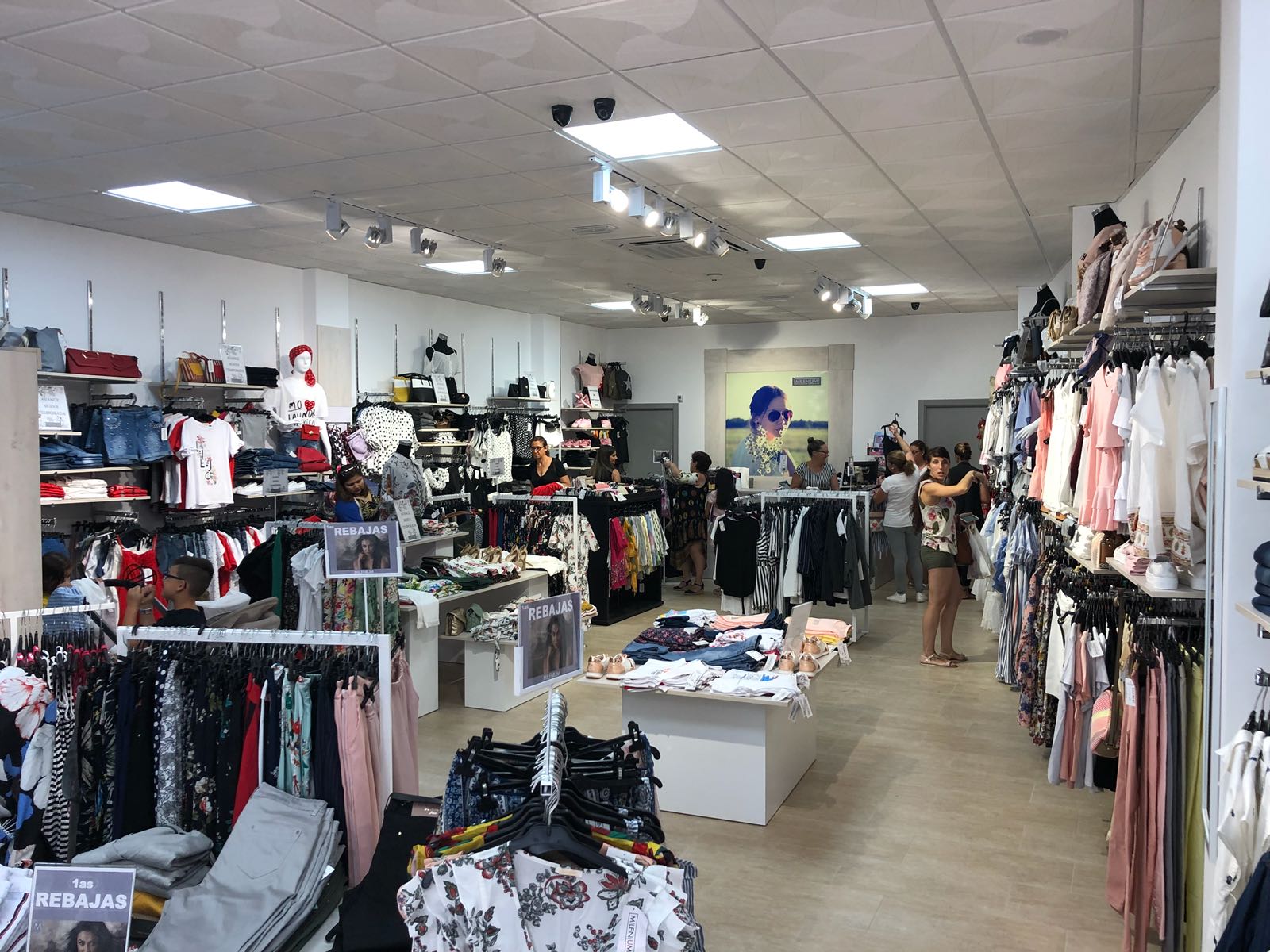 MILENIUM INAUGURA TIENDA EN CUERVO, SEVILLA